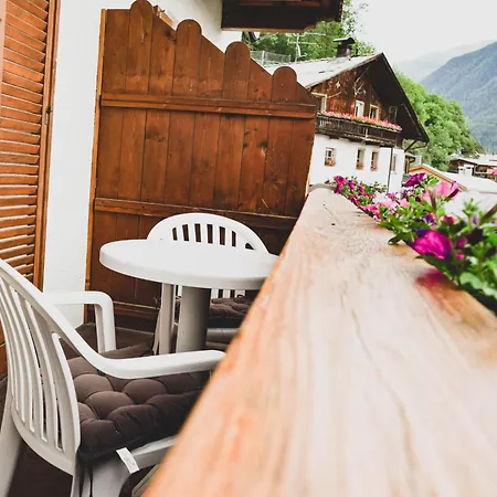 Apartements Noggler & Doppelzimmer Mit Fruehstueck Mals im Vinschgau Zimmer foto