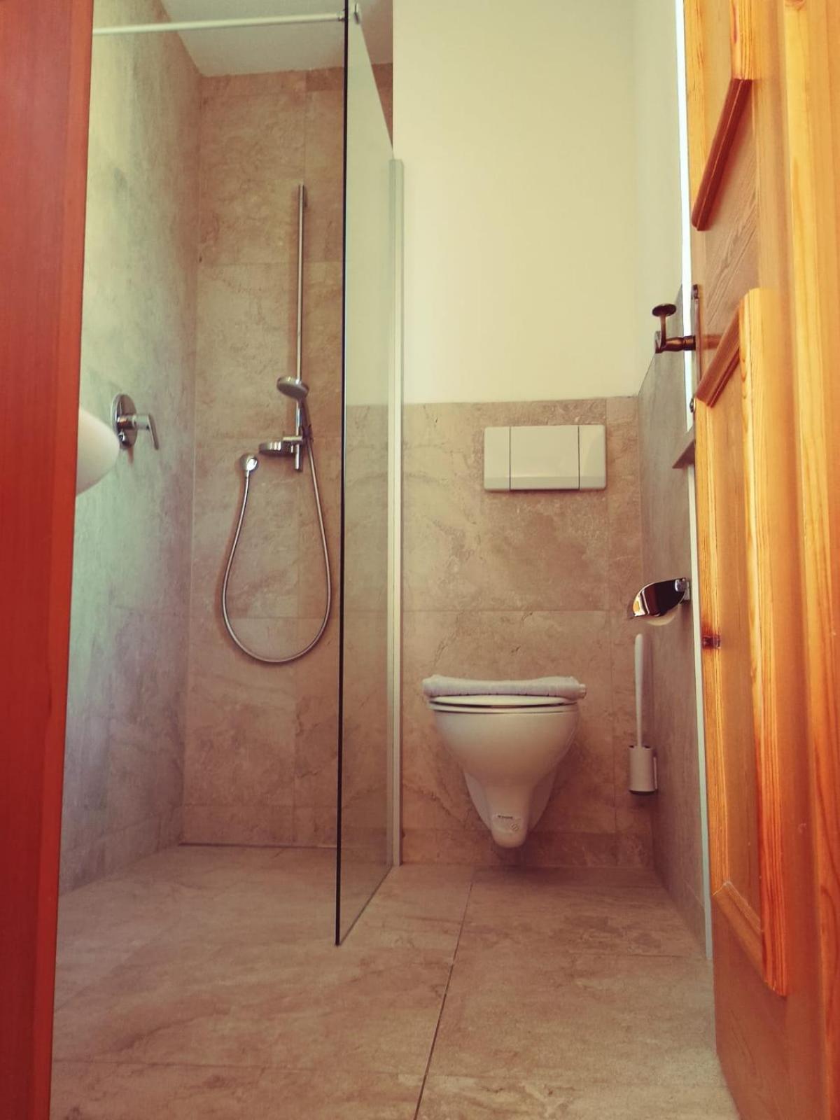 Apartment Apartements Noggler & Doppelzimmer Mit Fruehstueck Malles Venosta